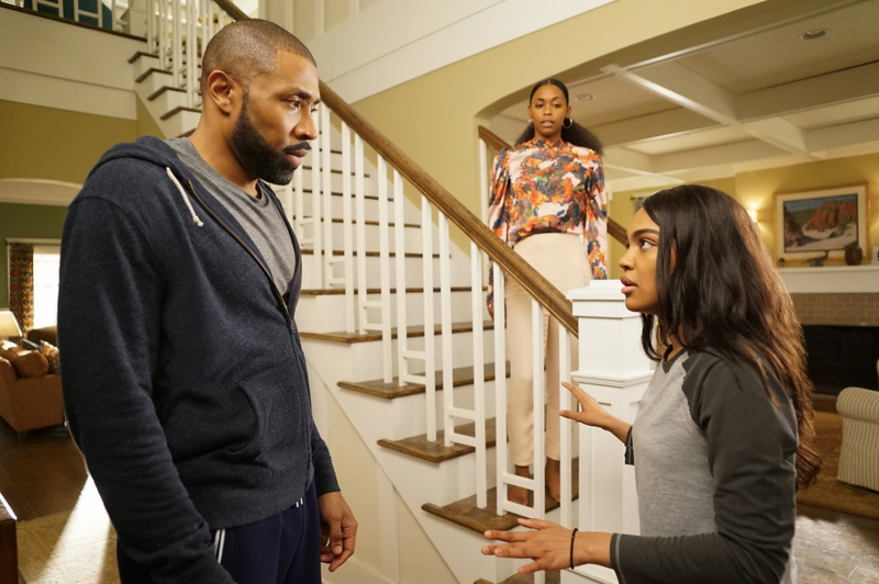 From left to right: Cress Williams as Jefferson Pierce, Nafessa Williams as Anissa Pierce, and China Ann McClain as Jennifer Pierce.